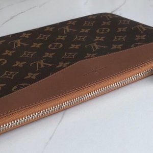 Louis Vuitton DAILY POUCH